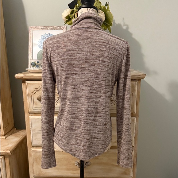 EUC Banana Republic Luxe Spun Heathered Brown Turtleneck Top - Picture 4 of 10